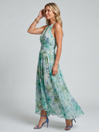 Nidia | Vestido largo plisado con cuello halter
