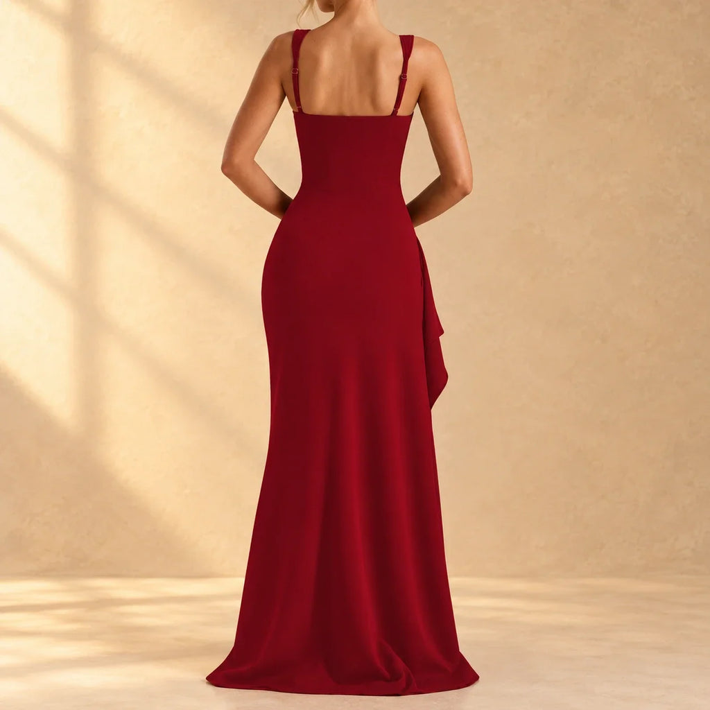 Anastasia | Vestido largo negro ajustado con abertura frontal y olán