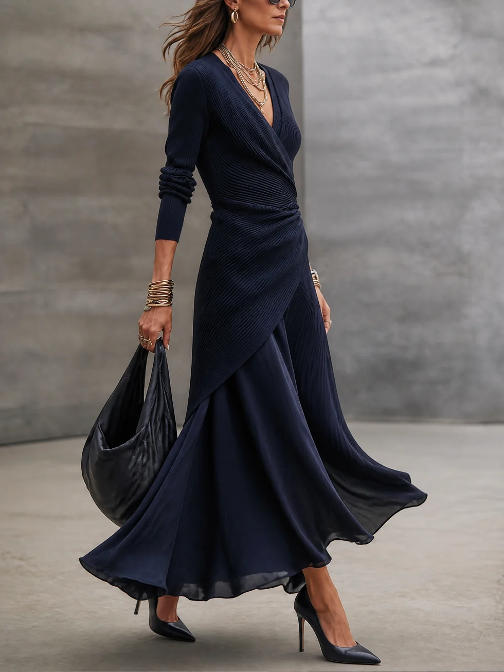 Tamara | Vestido Maxi Cruzado con Falda de Satén, Azul Marino