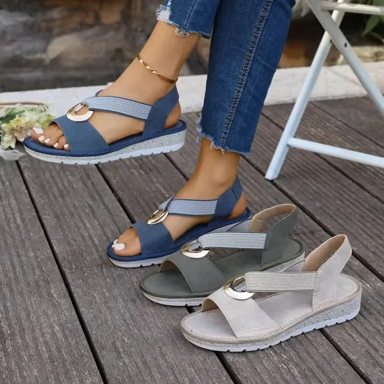 Lucina | Sandalias cómodas con argolla dorada