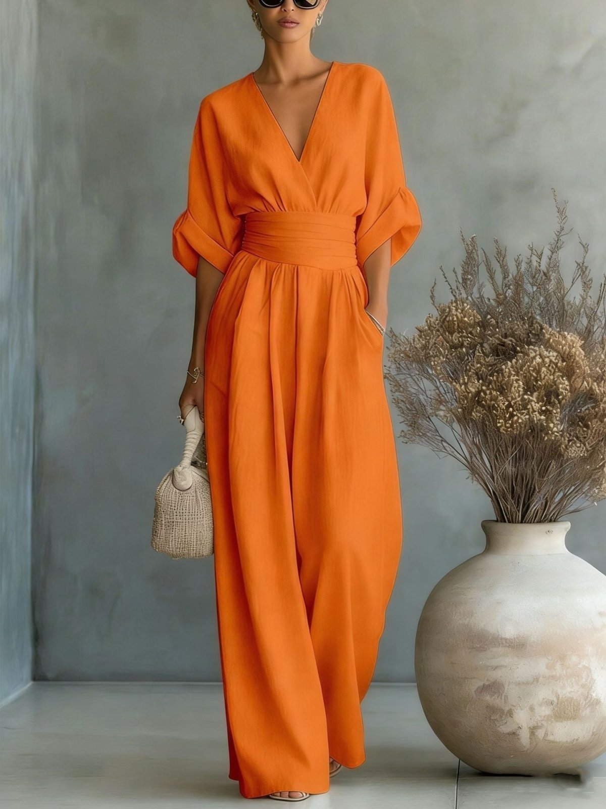Noelle | Vestido con escote en V, espalda descubierta y mangas fluidas