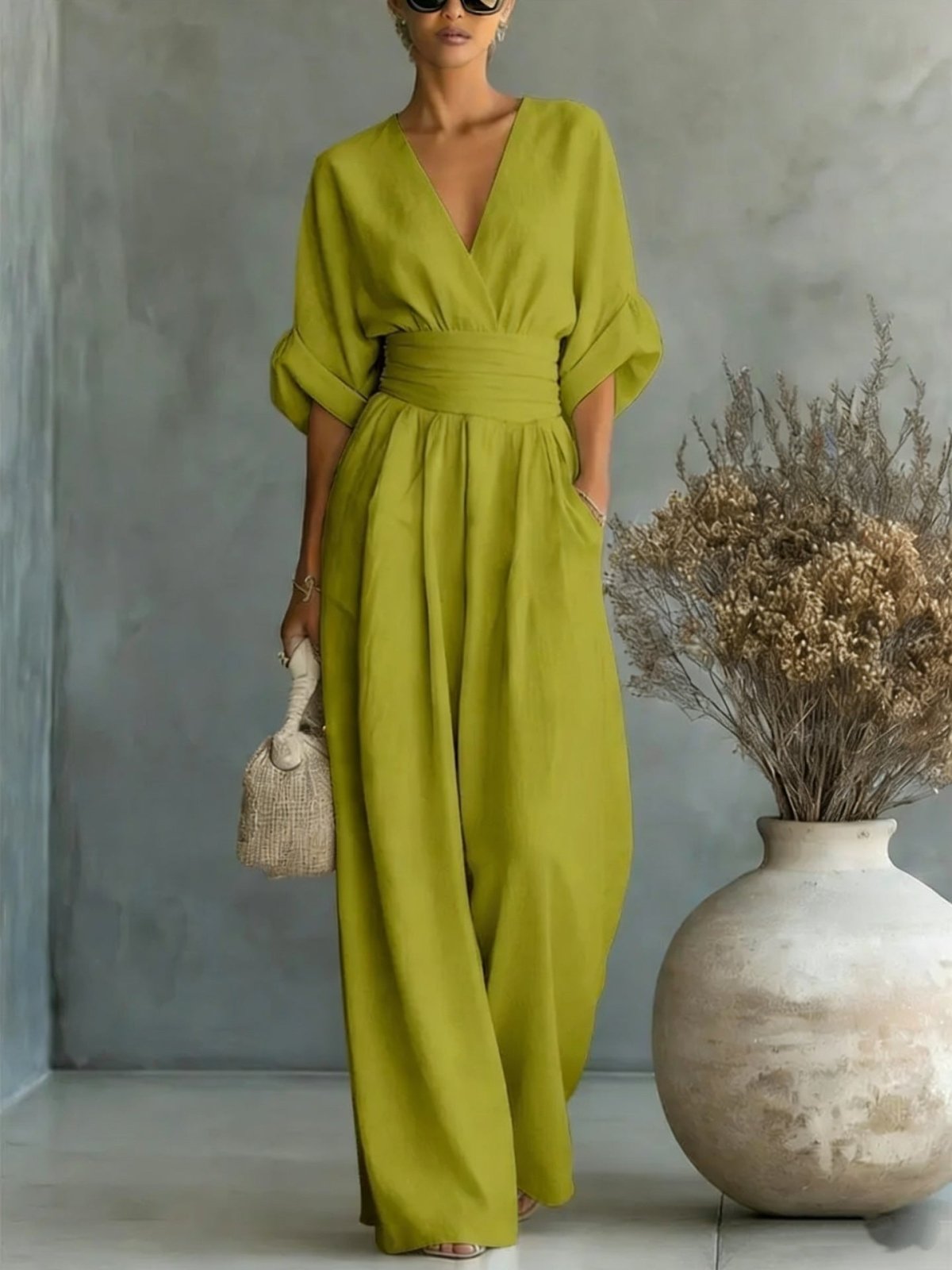 Noelle | Vestido con escote en V, espalda descubierta y mangas fluidas